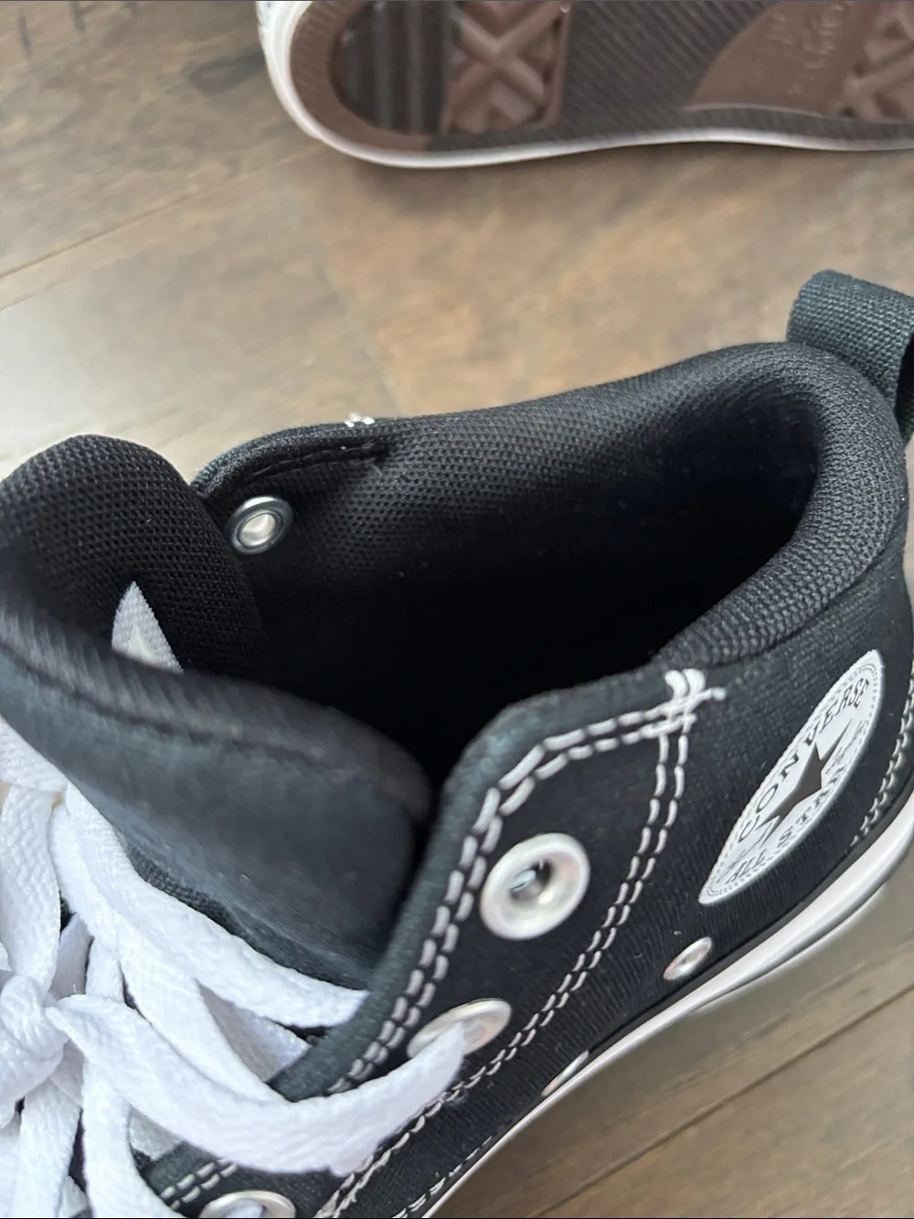 Converse All Star Malden Street Mid top, ortholite cushioning wider fit